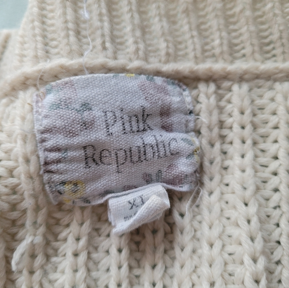 Sweater - Picture 4 of 4